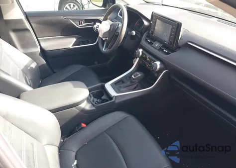 2020 Toyota Rav4 Xle Premium z USA, uszkodzony, nr VIN 2T3C1RFV3LC082616